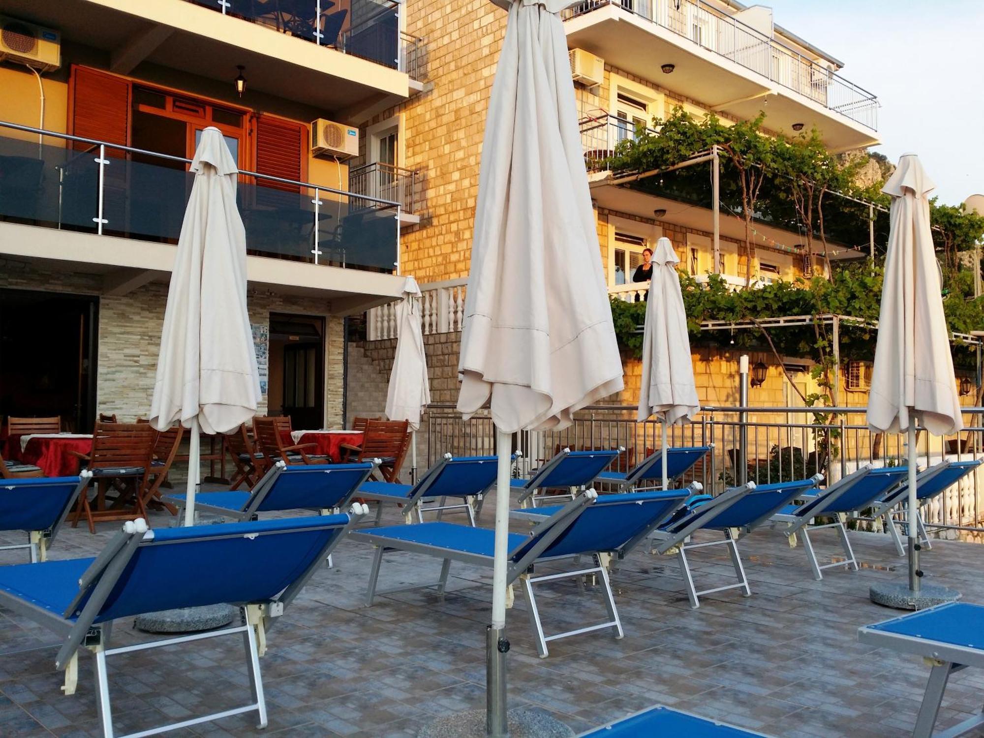 Apartments Dragisic Ilha Ilha Sveti Stefan Exterior foto