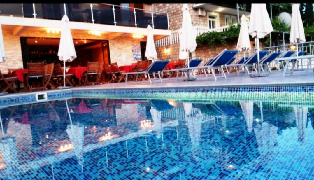 Apartments Dragisic Ilha Ilha Sveti Stefan Exterior foto